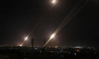 İsrail: Gazze'den 449 roket atıldı