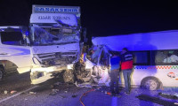 Sivas'ta trafik kazası: 7 kişi hayatını kaybetti, 9 kişi yaralandı