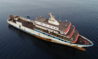 Yunanistan'ın taciz ateşi açtığı gemi Çanakkale Boğazı'nda demirledi