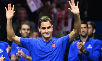  Tenisin efsanesi Federer kortlara veda etti