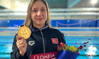 Milli sporcu Merve Tuncel Peru'da altın madalya aldı