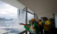 Bolsonaro yanlıları Kongre binasına saldırdı
