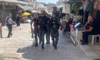 İsrail polisi Mescid-i Aksa'da Filistinlilere saldırdı