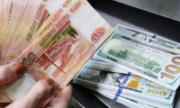Ruble, dolar karşısında güçleniyor