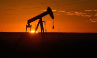 İran'ın günlük petrol üretimi 3 milyon 400 bin varile yükseldi