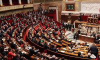 Fransız Senatosu göç kotası tasarısını kabul etti