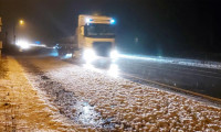 Bolu Dağı'nda kar yağışı ulaşımı olumsuz etkiledi