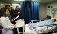 Akar'dan yüzer hastaneye ziyaret: TSK milletin hizmetinde