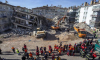 İzmir'den deprem bölgesine 2 bin 331 personel gönderildi