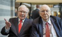 Buffett’ın firması neden nakit biriktiriyor?
