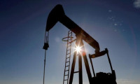 IEA, küresel petrol arz açığı tahminini yükseltti