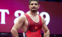 Milli güreşçi Taha Akgül, 10. kez Avrupa Şampiyonu oldu