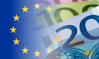 Yüksek enflasyon beklentileri euroyu, dolar karşısında destekliyor