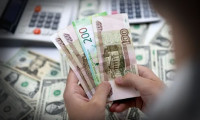 Rublenin dolar karşısında değer kaybı sürüyor