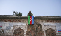 Ermenilerin döşediği mayına basan Azerbaycan askeri yaralandı