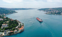 İstanbul Boğazı'nda gemi seferleri yeniden başladı