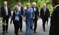 Merkel'in kıyafet seçimine kırık not