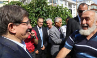 Davutoğlu'na Artvin'de başbakan tezahüratı