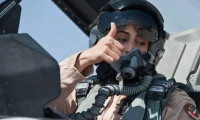 IŞİD'ı kadın pilot vurdu