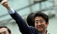 Japonya'da seçimi Abe kazandı