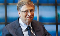 Bill Gates sırasını bırakmadı