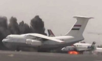 Suudi jetleri Sanaa Havaalanı'nı bombaladı