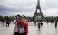 Çinli patrondan 6400 işçisine Paris tatili