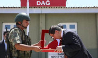  Davutoğlu, Dağ Hudut Karakolu'nu ziyaret etti
