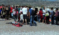 Suriyeliler tekne kiraladı Yunanistan'a kaçtı