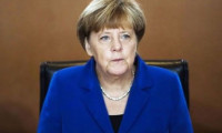 Merkel: Fransa ile dayanışma içerisindeyiz