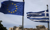 AB Yunanistan'ı karantinaya alacak