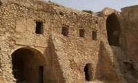 IŞİD bin 400 yıllık manastırı yok etti