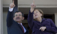 Davutoğlu ve Merkel'den açıklama