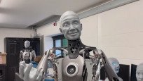 Bu robot o kadar gerçekçi ki insan gibi tepki verebiliyor!