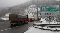 Bolu Dağı'nda ulaşıma kar engeli