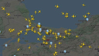 Uçaklar İstanbul semalarında turluyor