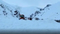 Erzurum'da çığ düştü: 2 kişi kar altında