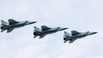 Rusya, hipersonik füzelerini uçaklarla Kaliningrad'a gönderdi