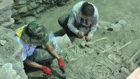 İzmir Selçuk'taki Ayasuluk kazılarında yeni iskeletler bulundu