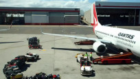 Qantas'tan yöneticilerine: Bagajları siz taşıyın