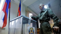 Tartışmalı referandum: Rus askerler kapı kapı dolaşıp soru yöneltiyor