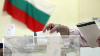 Bulgaristan'da halk siyasi krizi aşmak üzere sandık başında