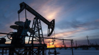 Petrol, küresel piyasalarda sıkılaşma beklentisiyle yükselişte