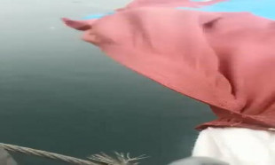 'Rambo Okan' köprüdeki Trabzonspor bayrağını indirmeye çalıştı