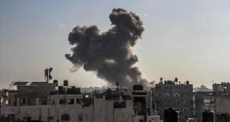 İsrail, Gazze'de belediye binasını hedef aldı