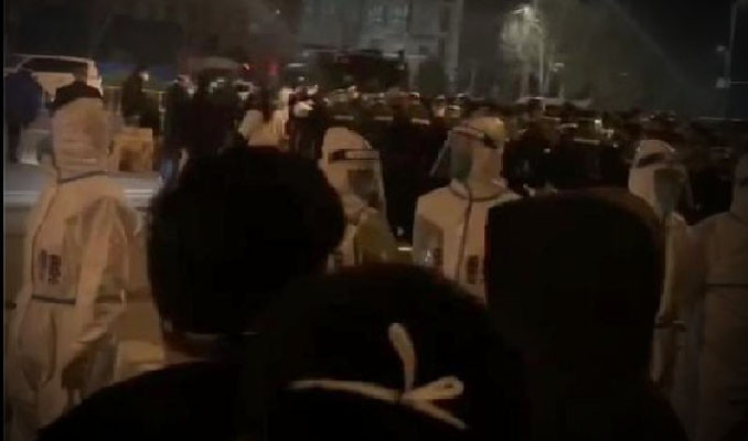Apple’ın Çin fabrikasında protestolar: Arbede çıktı!