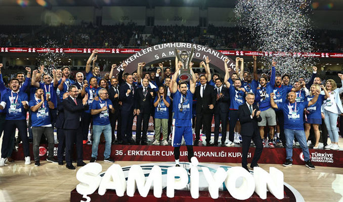 Cumhurbaşkanlığı Kupası üst üste 3. kez Anadolu Efes'in