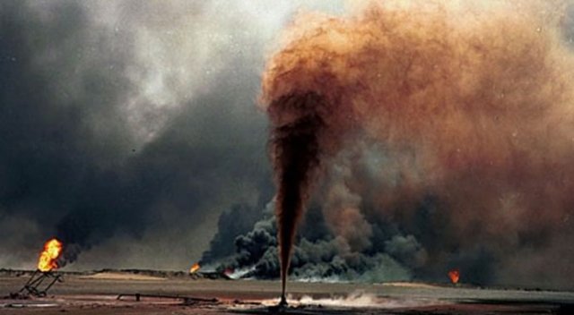 DAEŞ, petrol dolu hendekleri ateşe verdi