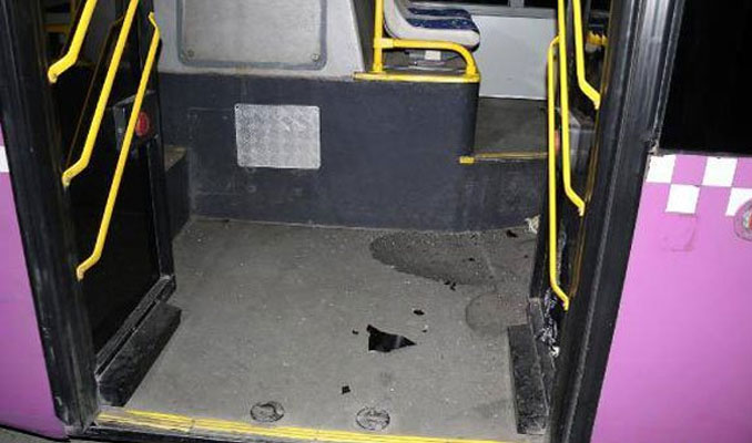Okmeydanı'nda otobüse molotoflu saldırı
