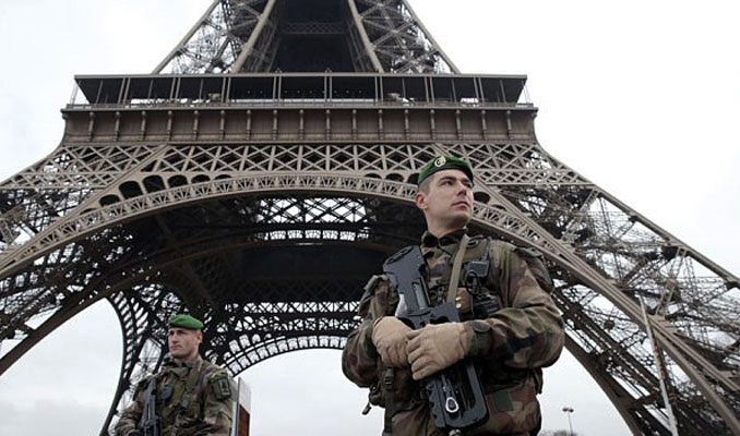 Paris'te terör alarmı! 2 Türk gözaltında